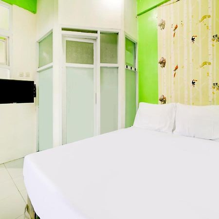 Oyo Life 3103 Opo Homestay & Kost Malang Esterno foto